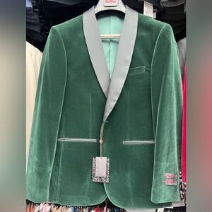 Men’s Velvet Emerald blazer 
Fashionable